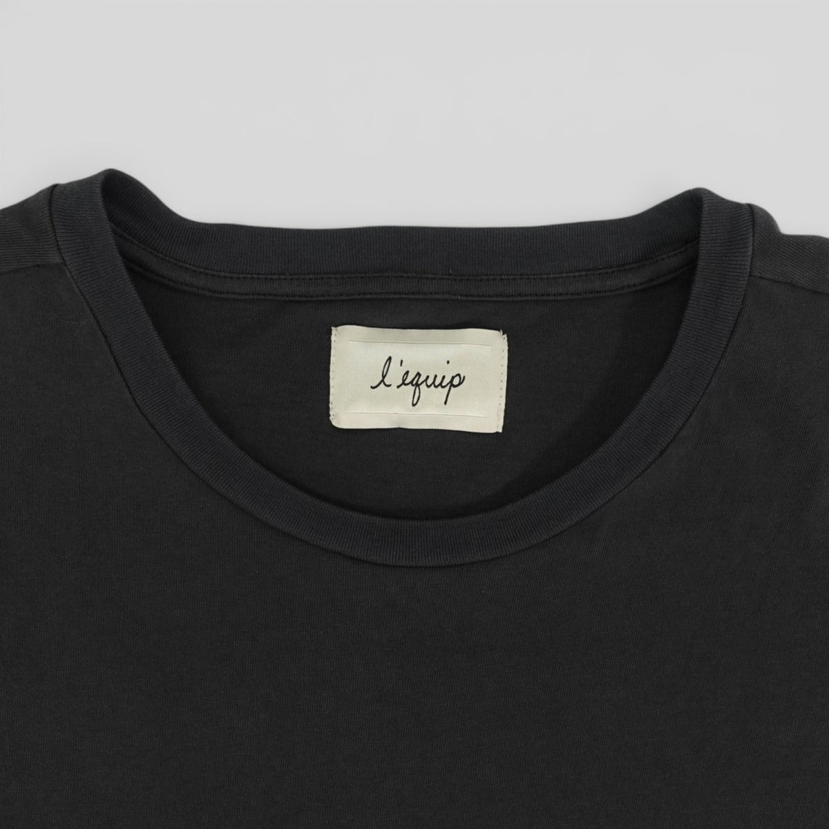 L'equip Tee in Black