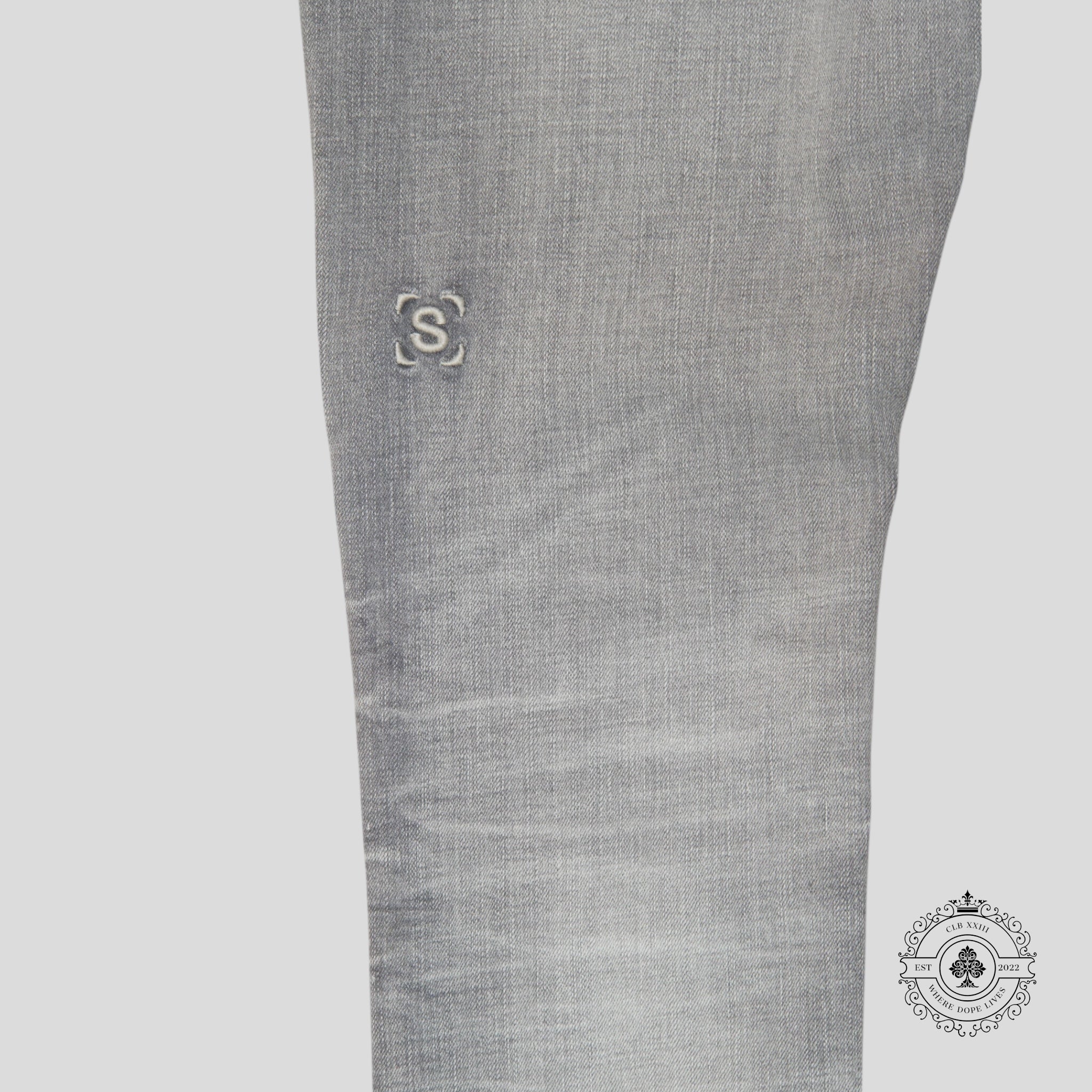 Serenede Fitted Denim Jeans in Grey Wash