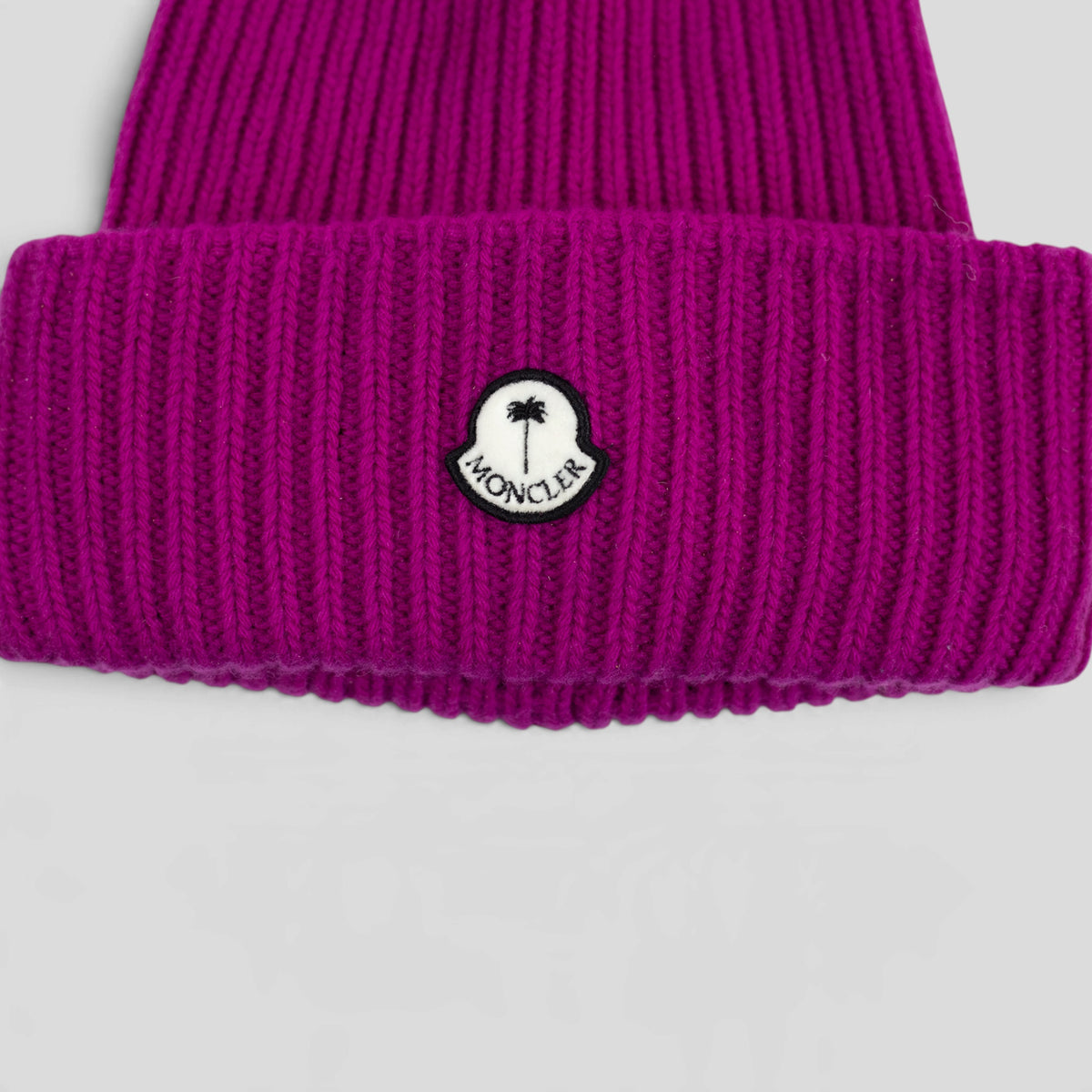 Moncler Palm Logo Beanie in Magenta