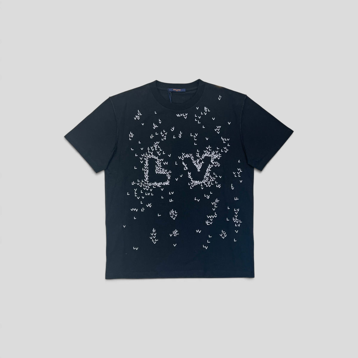 CLB XXIII Louis Vuitton black cotton t-shirt featuring white LV spread embroidery logo on the front