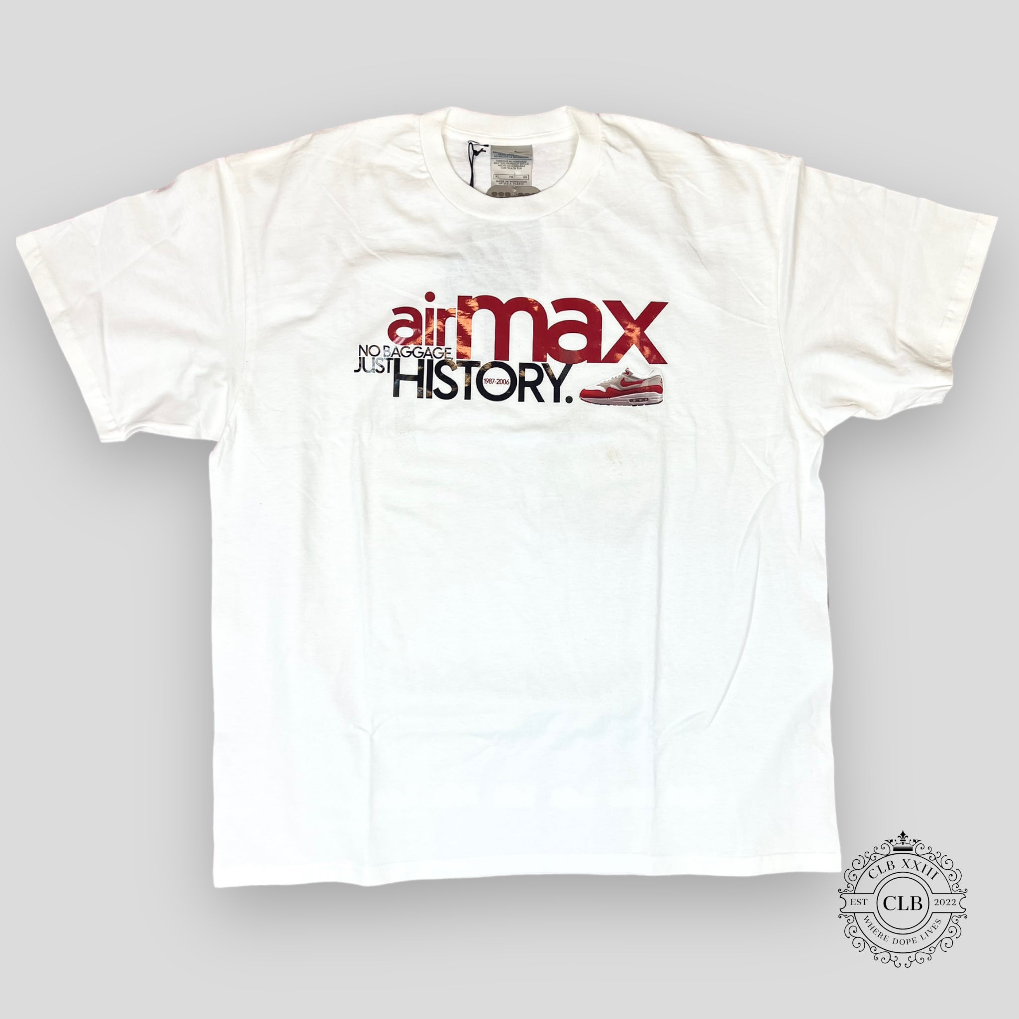 NIKE AIR MAX NO BAGGAGE JUST HISTORY T-SHIRT - WHITE