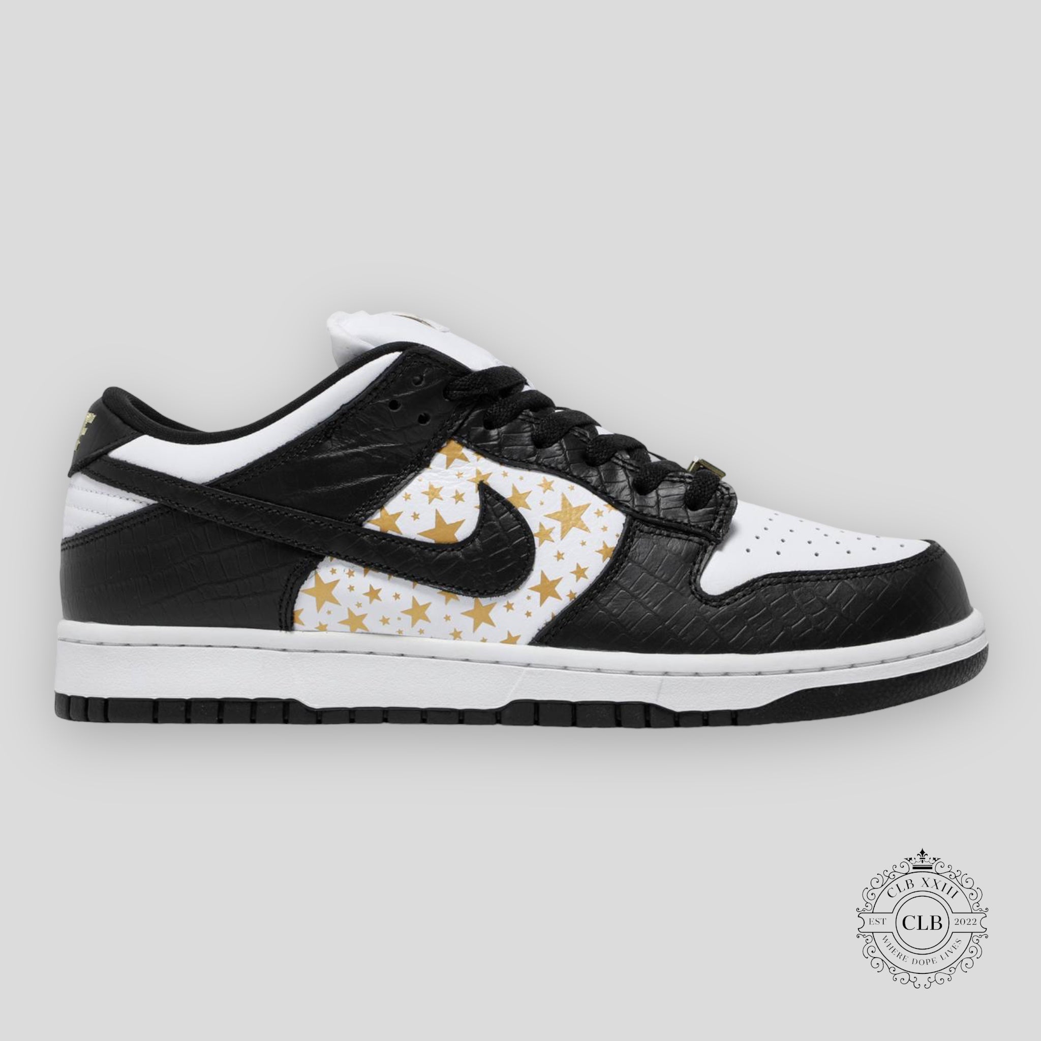 NIKE SB DUNK LOW X SUPREME "BLACK"