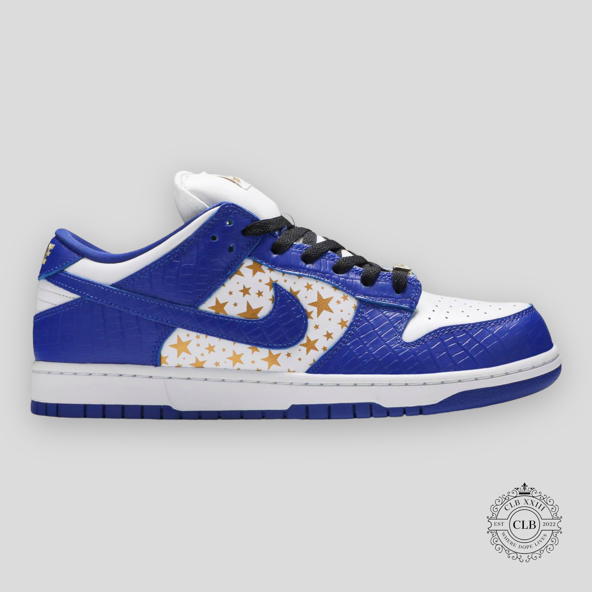 NIKE SB DUNK LOW X SUPREME "HYPER ROYAL"