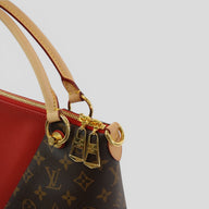 Louis Vuitton Monogram V Tote MM