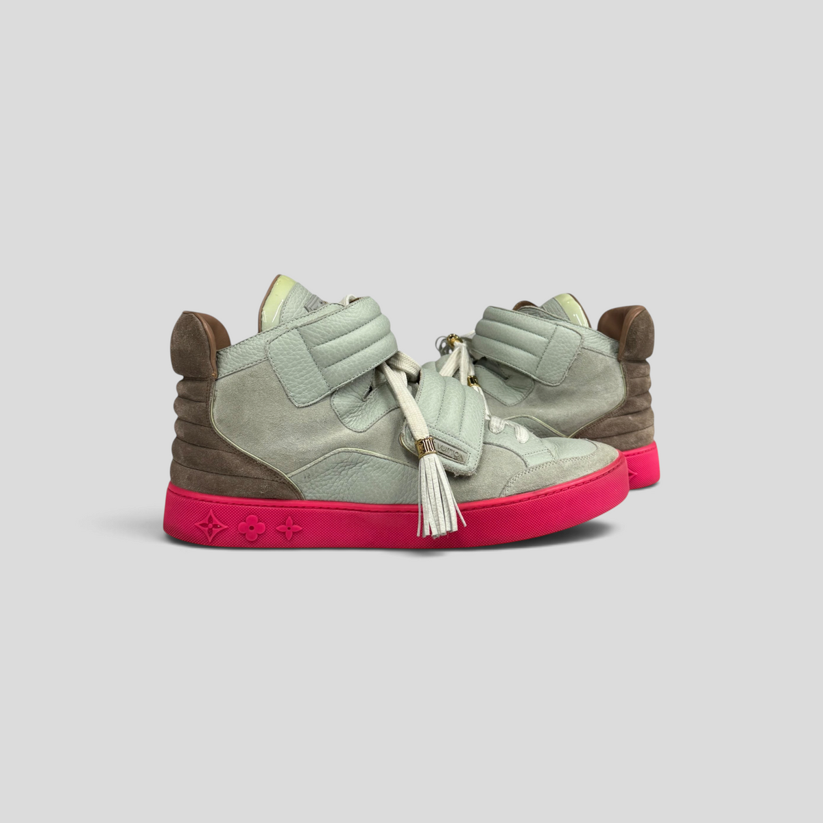 CLB XXIII Louis Vuitton X Kanye West Jasper sneakers in grey leather and suede with a vibrant pink sole