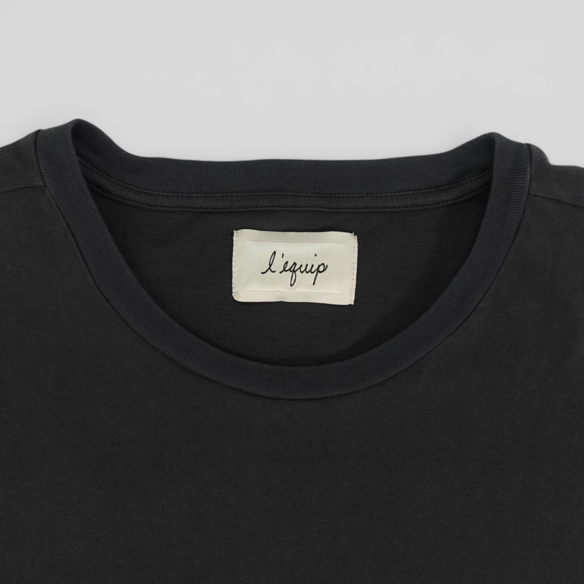 L'equip Tee in Black