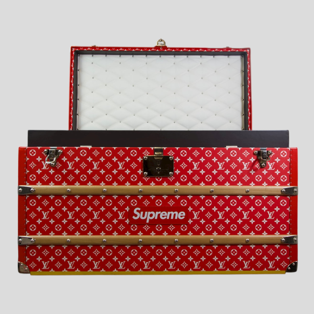 Louis Vuitton x Supreme Trunk