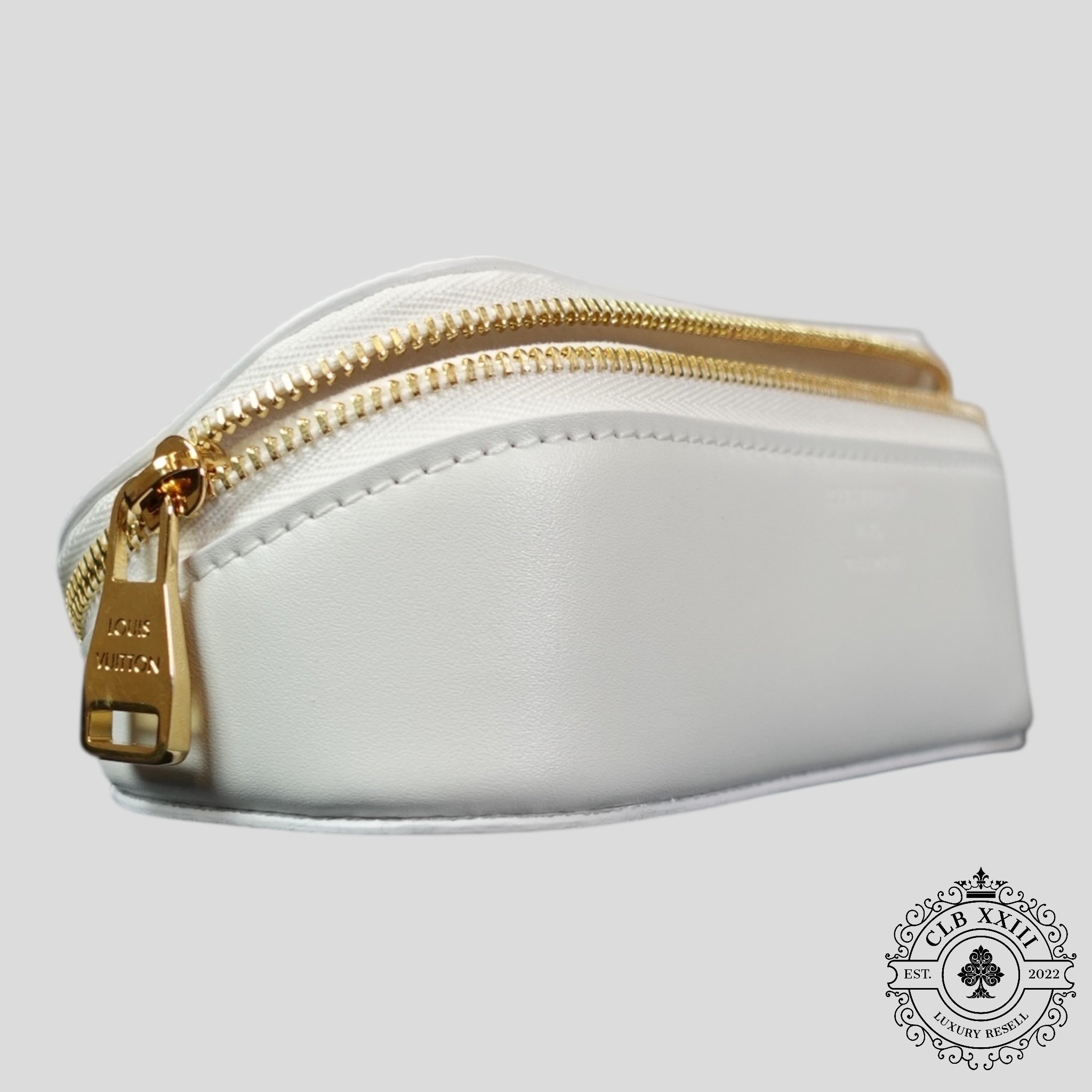 Louis Vuitton Chain Glasses in Gold