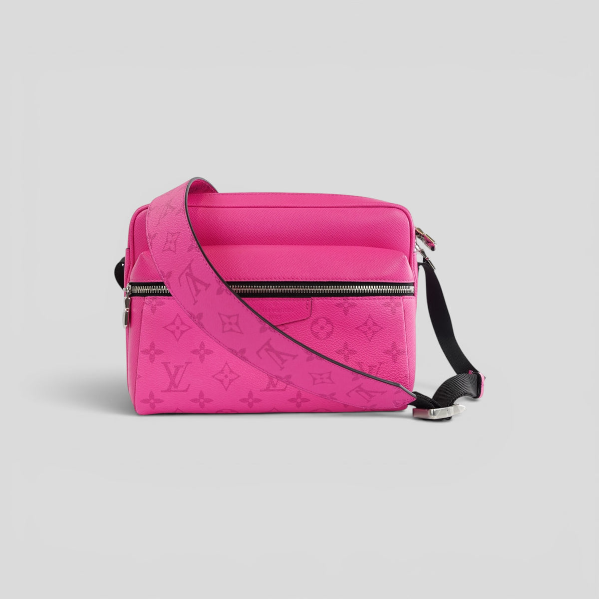 Louis Vuitton Taigarama Messenger Bag in Pink