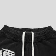 Blind Love 3/4 Sweatshorts in Black