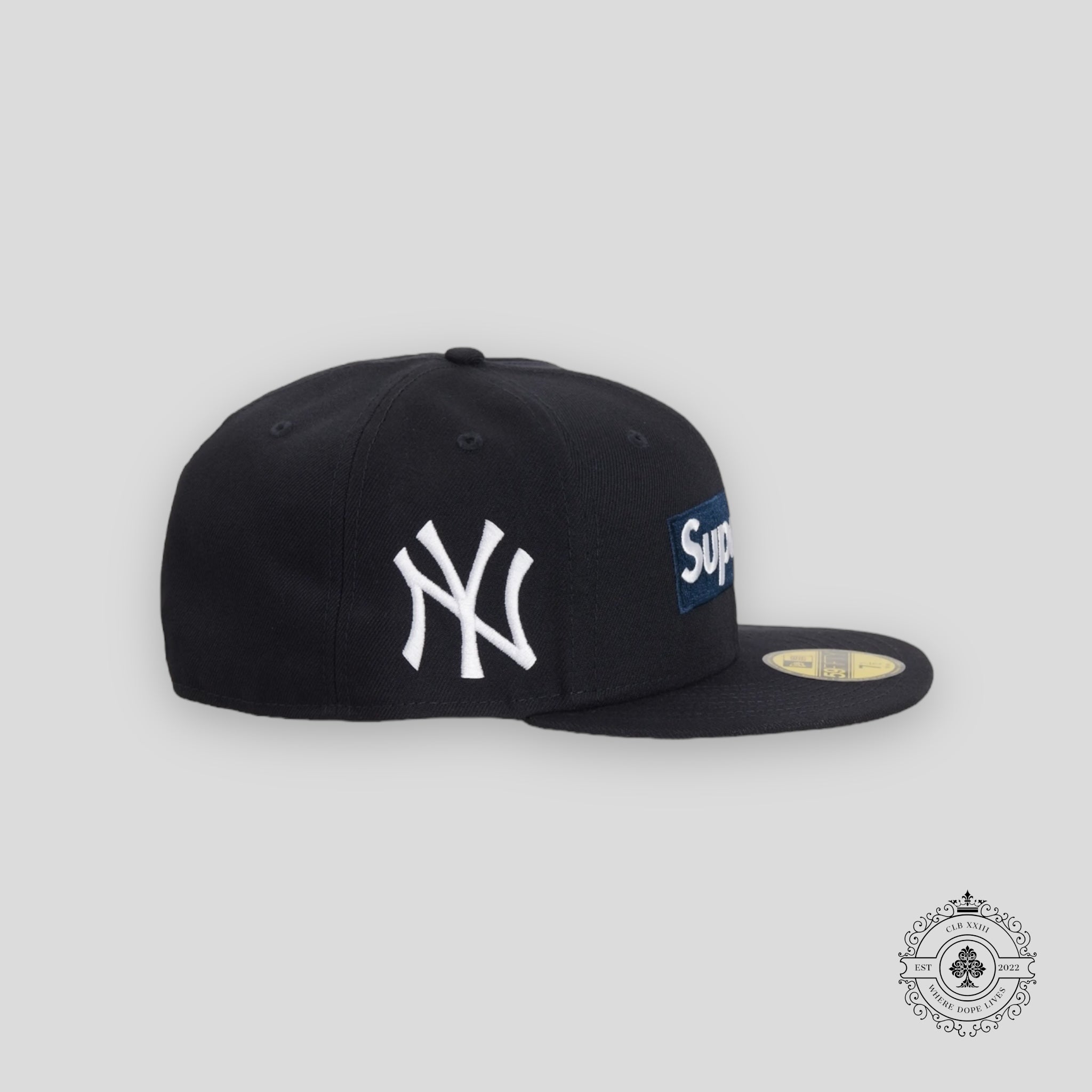 Supreme MLB Teams New York Box Logo New Era Fitted Cap in Navy