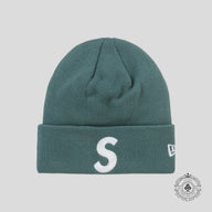 Supreme New Era S Logo Beanie in Green