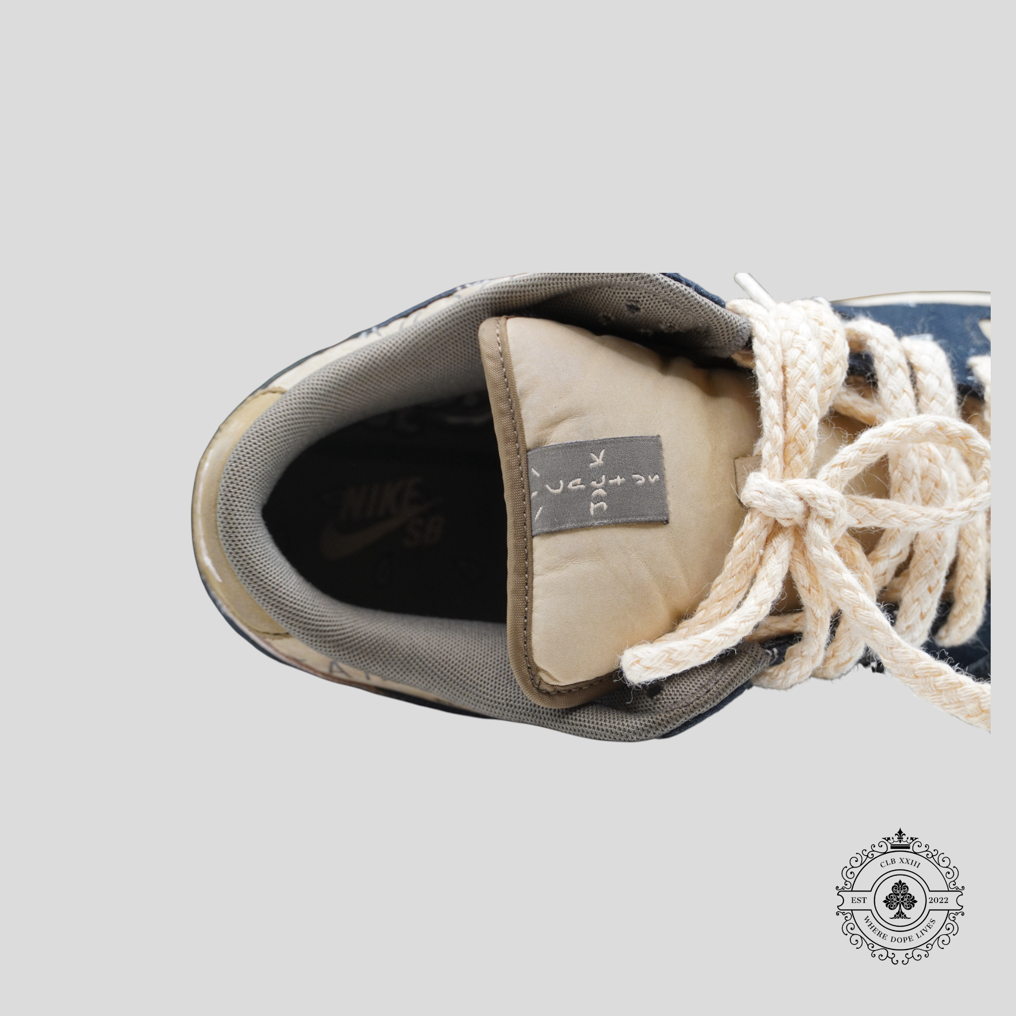 Nike SB Dunk Low Travis Scott - Preowned