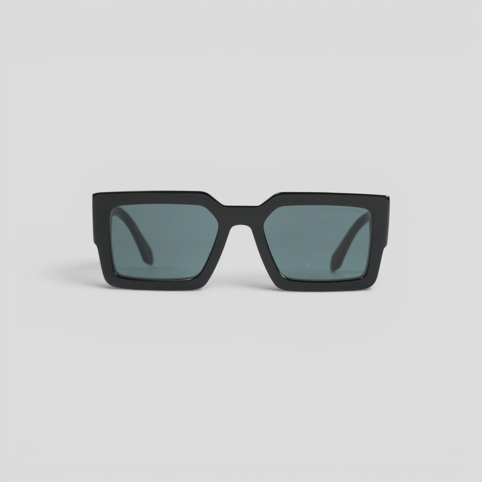 Louis Vuitton LV Clash Square Sunglasses in Black