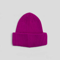 Moncler Palm Logo Beanie in Magenta