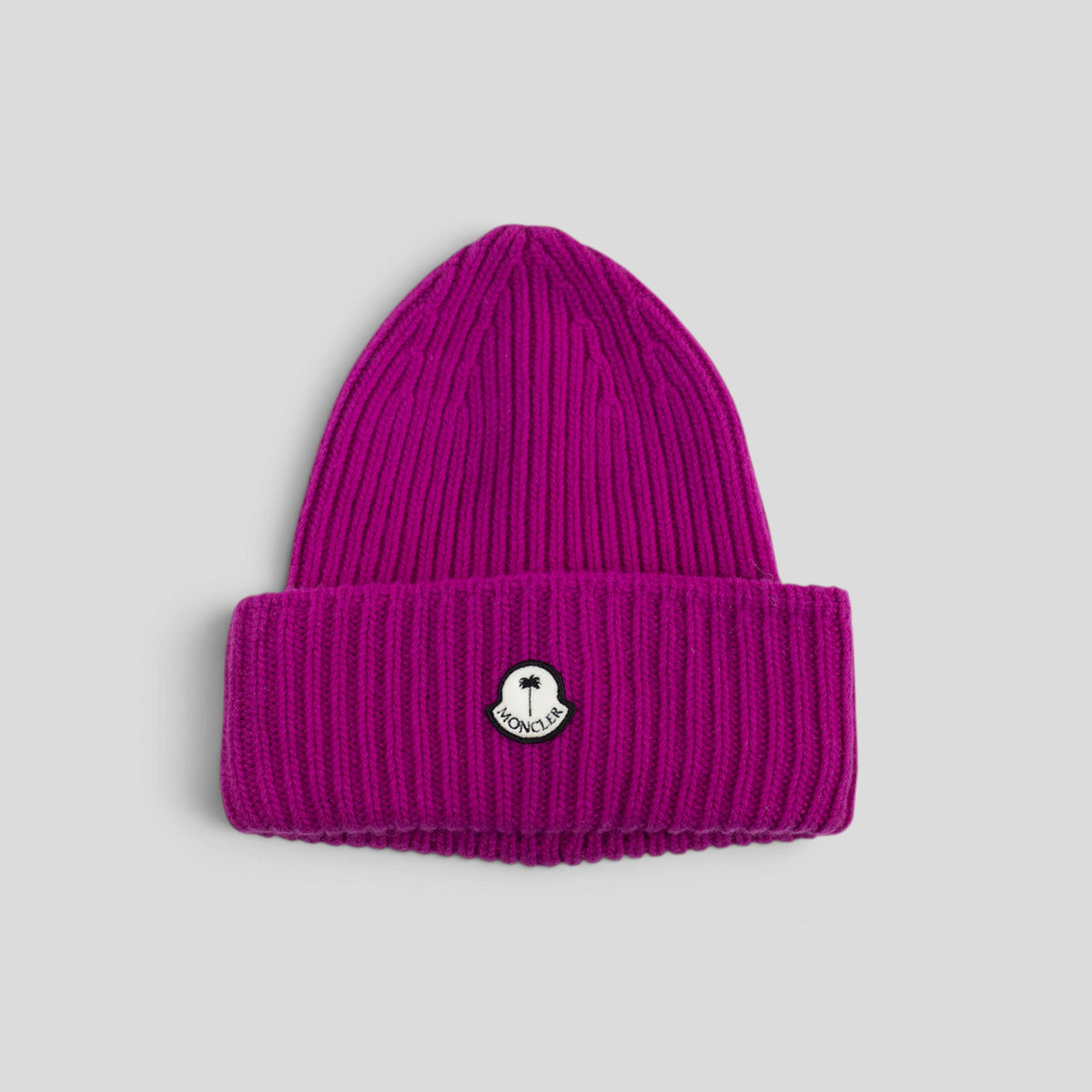 Moncler Palm Logo Beanie in Magenta
