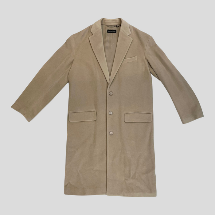 CLB XXIII Balenciaga camel oversized brushed wool and alpaca coat with three-button closure and notch lapels.