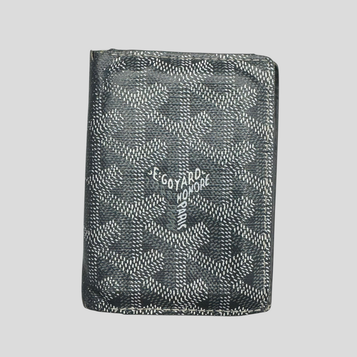 CLB XXIII pre-owned grey Goyard Saint Marc cardholder featuring the iconic chevron print and visible signs of wear.