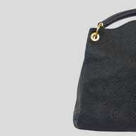 CLB XXIII Louis Vuitton Empreinte Artsy MM bag in navy blue embossed leather with gold hardware detail