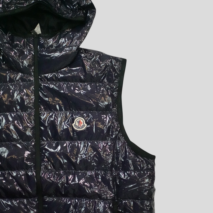 CLB XXIII Moncler navy blue hooded puffer vest in glossy polyamide with front zipper and chest logo patch