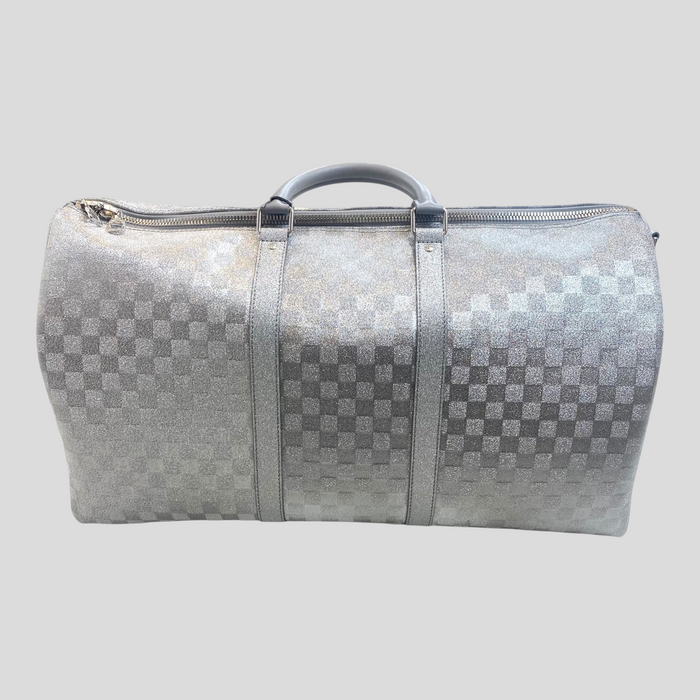 CLB XXIII silver Louis Vuitton Keepall Bandouliere 50 travel bag with iconic checkered pattern and zip closure