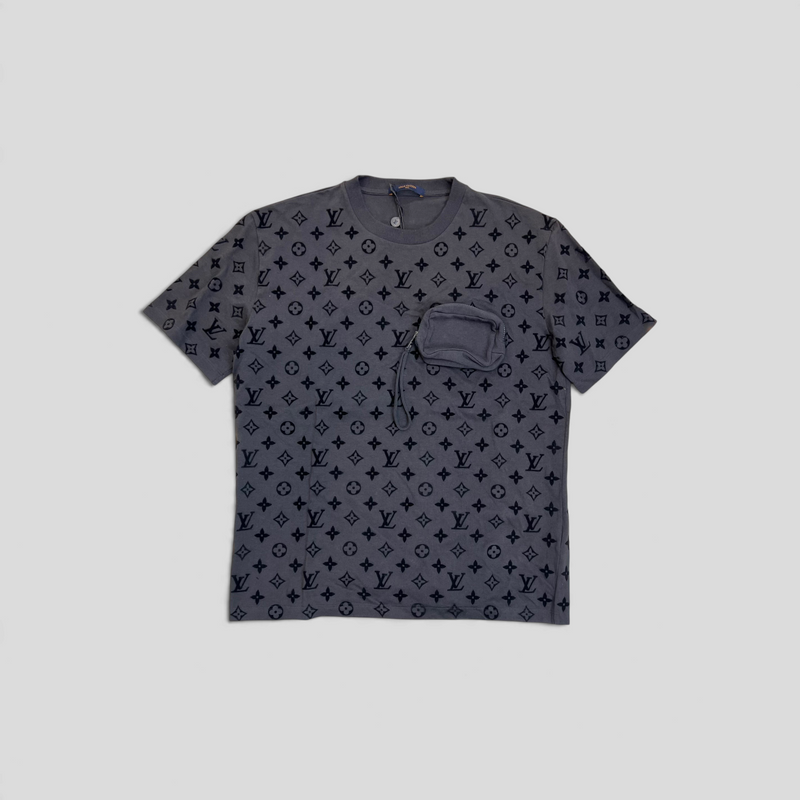 CLB XXIII Louis Vuitton grey cotton t-shirt featuring an all-over monogram print and a detachable velcro pocket.