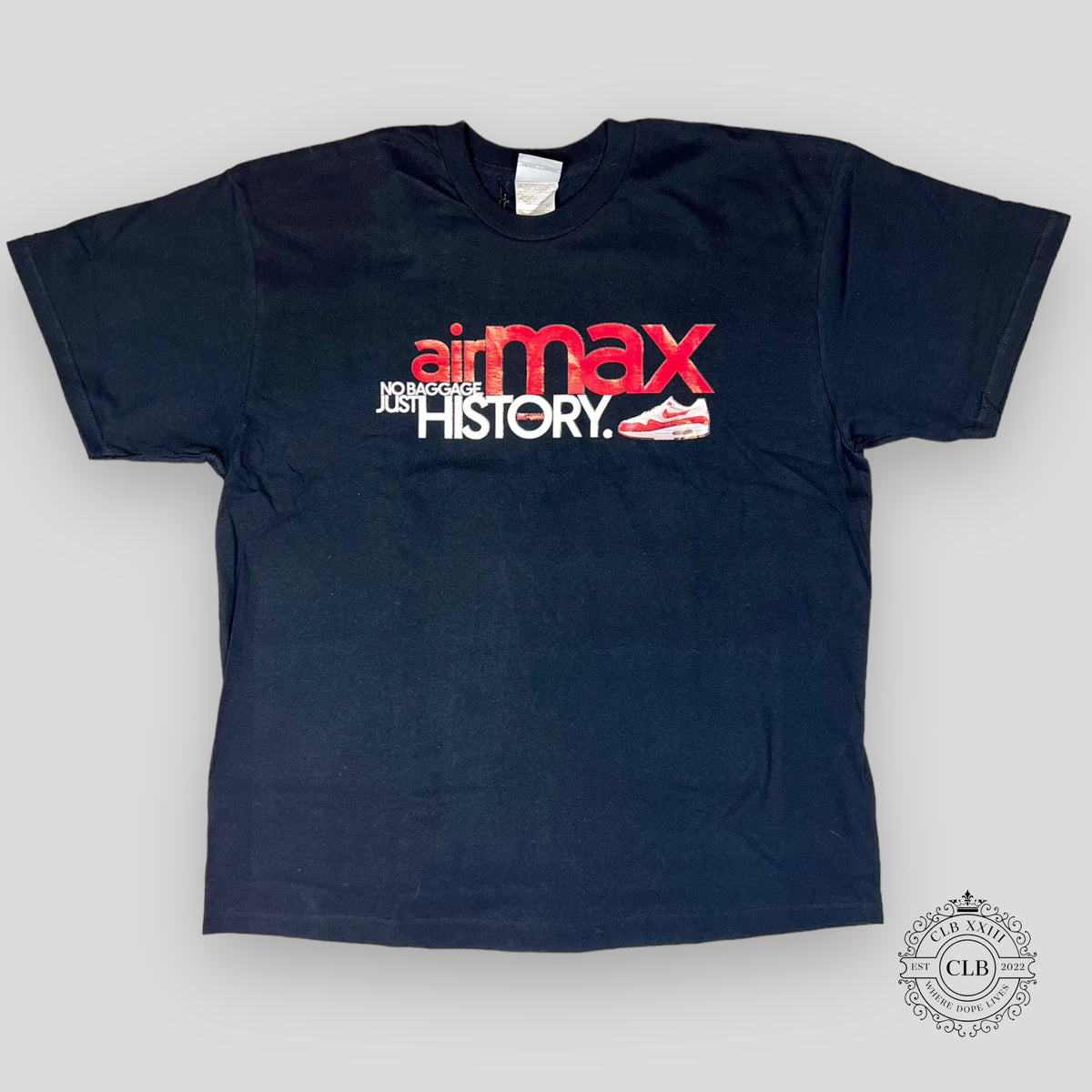 NIKE AIR MAX NO BAGGAGE JUST HISTORY T-SHIRT - BLACK