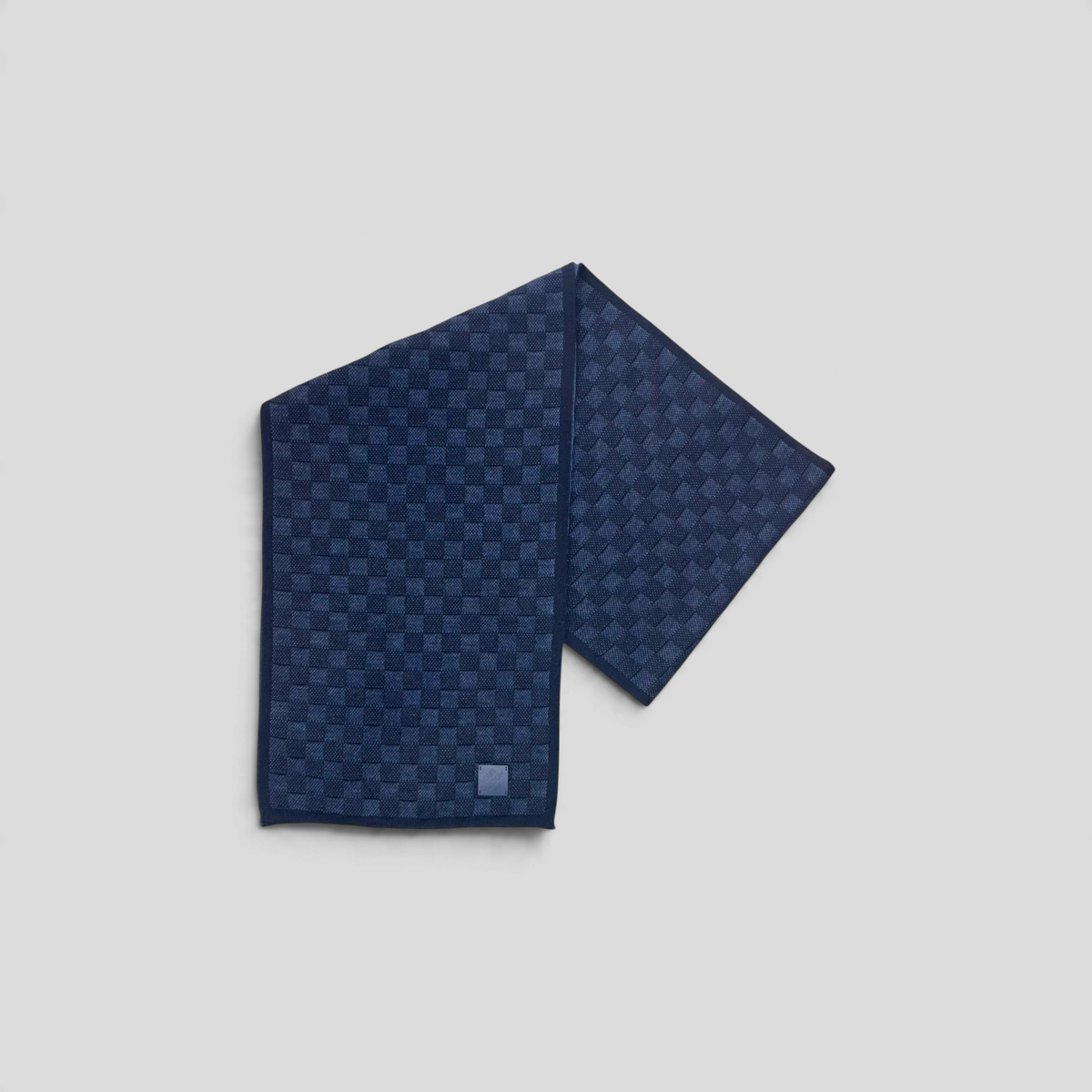 CLB XXIII navy blue Louis Vuitton Petit Damier scarf in 100% wool with a classic checkered pattern