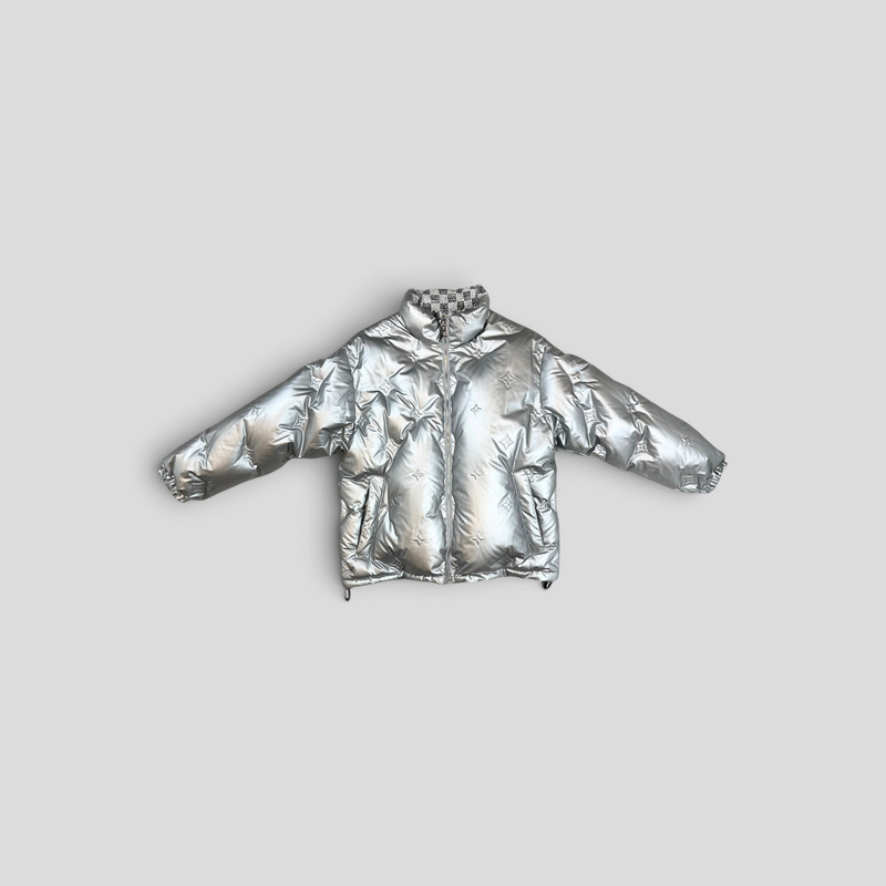 CLB XXIII Louis Vuitton reversible silver puffer jacket featuring embossed Monogram pattern in 100% cotton