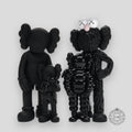KAWS VINYL FIGURE "FAMILY - BLACK"