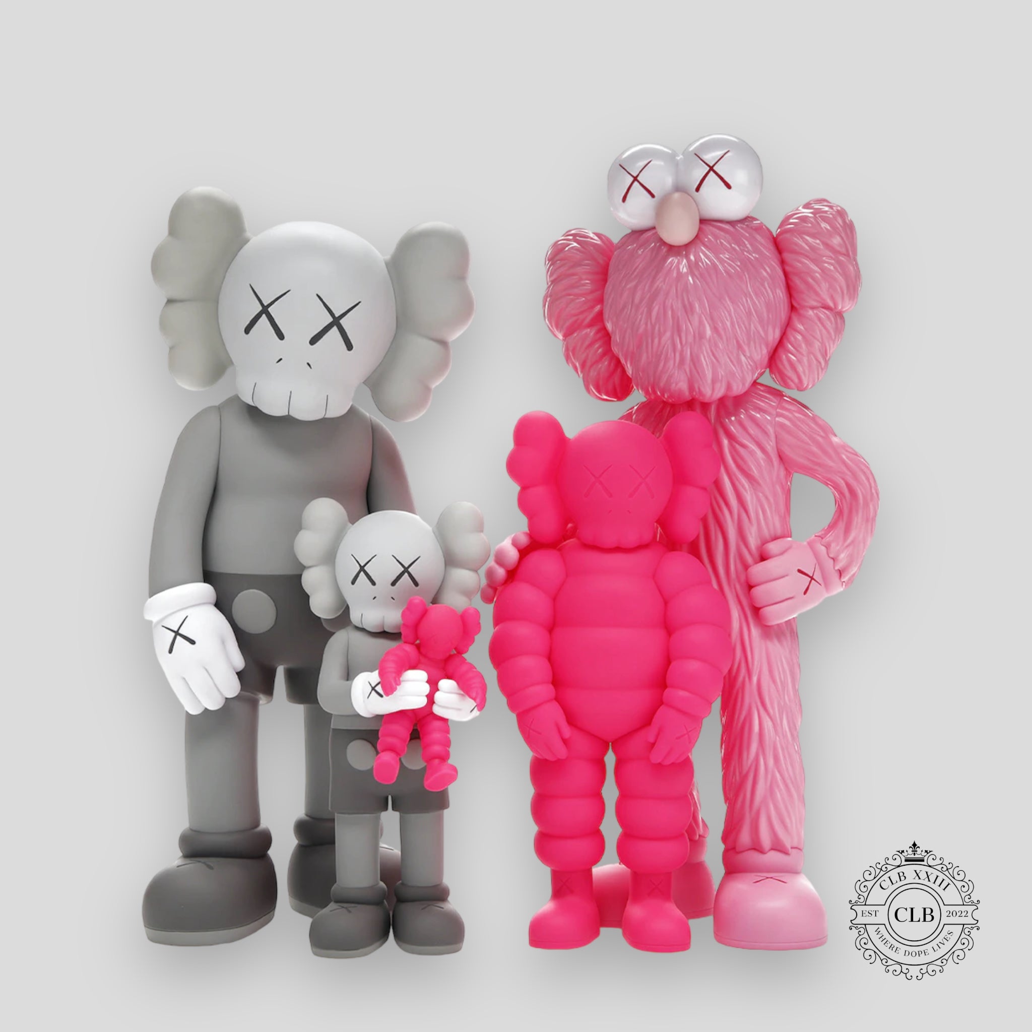 KAWS VINYL FIGURE "FAMILY - GREY"