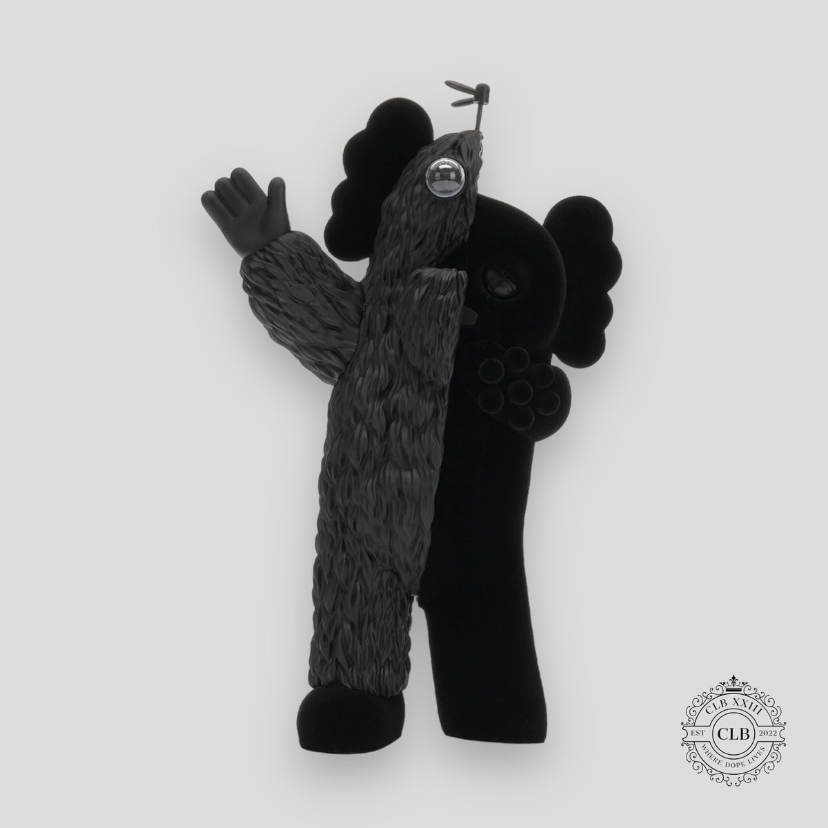 KAWS VINYL FIGURE "KACHAMUKKU - BLACK"